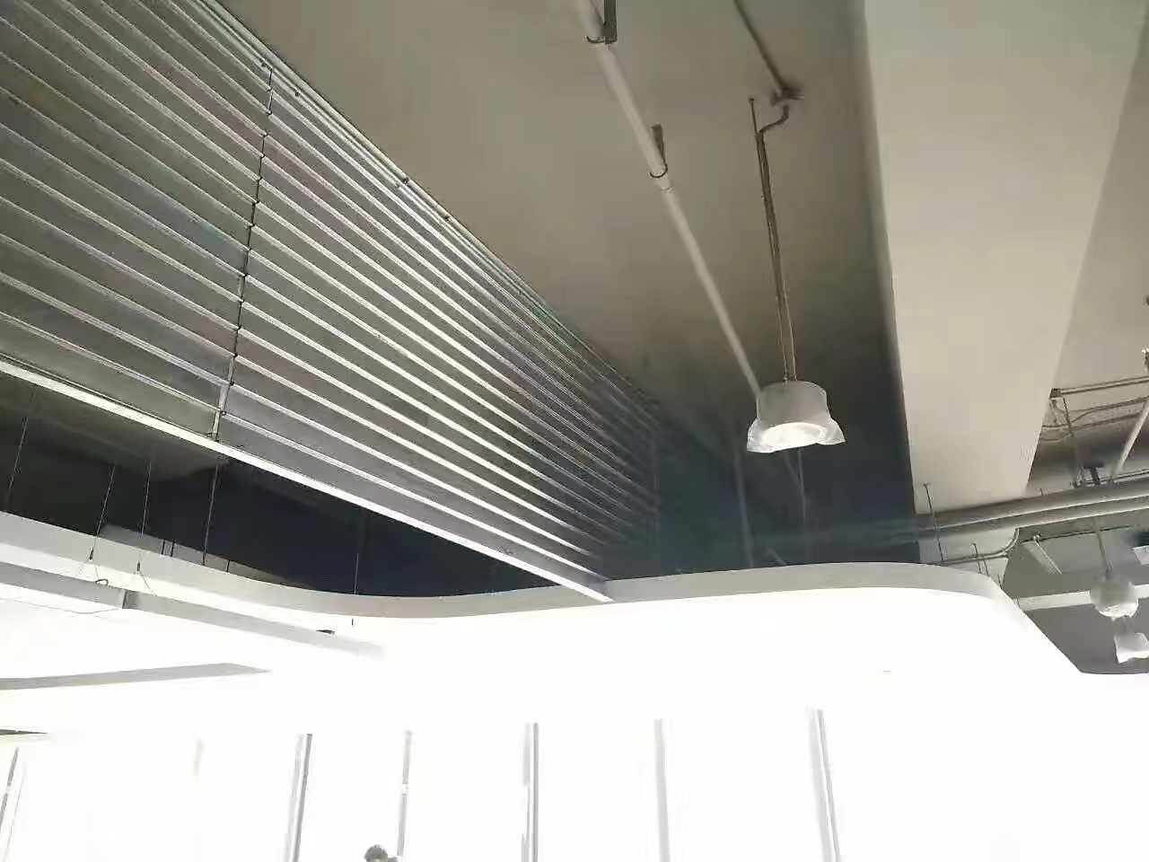 擋煙垂壁有幾種材質(zhì)？各自的特點是什么？(圖8)